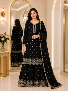Conjunto de traje Sharara de Georgette al por mayor con bordado pesado de Zari dorado, Kurta recta y Gharara acampanada, ideal para bodas y festividades indias y pakistaníes. - Product Image 4