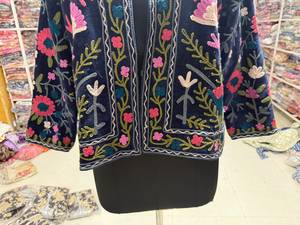 Chaqueta de terciopelo bordada a mano para mujer, cuello mandarín, manga larga, estampado floral, estilo Prairie Chic, ropa de otoño, regalo para ella - Product Image 5