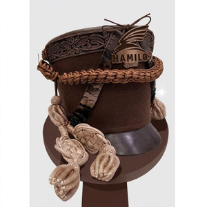 Sombrero shako clásico de lana que ofrece una estructura cómoda y un diseño histórico atractivo para músicos. Sombreros shako en venta. - Product Image 2