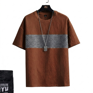 T-shirt homme personnalisé 2026 en tissu gris avec imprimé rayé sur la poitrine, coupe décontractée à épaules tombantes, style décontracté et ample, tendance été - Product Image 1