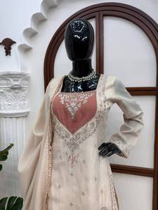Conjunto de Traje Sharara Beige Bordado con Dupatta de Malla con Lentejuelas de Secado Rápido para Todas las Estaciones, Salwar Kameez para Mujer - Product Image 2