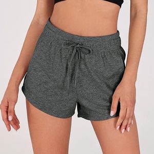 Shorts en tissu éponge de coton biologique pour femmes, fermeture à cordon, taille moyenne, streetwear, durable - Product Image 1