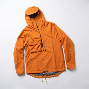Sudadera Anorak Naranja al por Mayor |   Sudadera Técnica con Capucha, Cierre Asimétrico y Bolsillo en el Pecho |   Ropa de Calle/Aire Libre OEM - Product Image 1