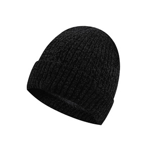 Chapeau d'hiver pour femme en tricot jacquard 100% acrylique noir élégant, style ski décontracté pour adultes, MILIENZ SPORTS & APPAREL - Product Image 4