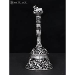 Sculpture en laiton Nandi Bell de 3 pouces, exquise, avec placage argenté, modèle DDO165, fabriquée en Inde - Product Image 1