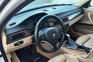 2011 B-M-W-335-d Sedán - Product Image 5