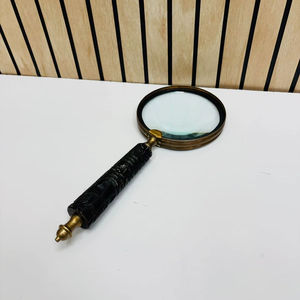 แว่นขยายทองเหลืองโบราณ 4 ชิ้น พร้อมด้ามจับไม้ดีไซน์สวย |   เลนส์อ่านหนังสือและตรวจสอบแบบพกพาสไตล์วินเทจ - Product Image 1