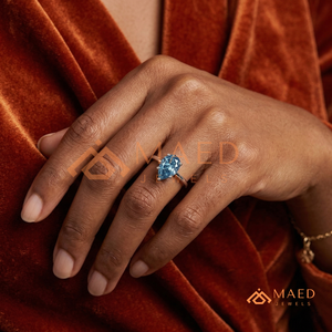 Elegante Anillo de Moissanita Azul Chapado en Oro Amarillo de 18K, Anillo de Aniversario Clásico con Forma de Pera para Mujer, Joyería de Alta Calidad - Product Image 4