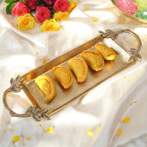 Bandeja Rectangular de Latón Antiguo Hecha a Mano con Asas de Hoja, Bandeja Decorativa de Metal, Organizador Premium para Mesa de Centro - Product Image 2