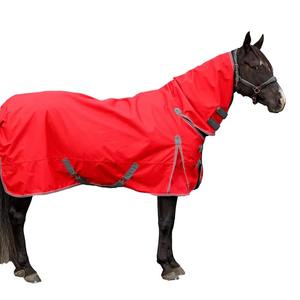 Couvertures d'hiver pour chevaux de qualité supérieure, confortables, respirantes, durables, entièrement personnalisables, faciles à mettre, pour la course, en polyester - Product Image 2