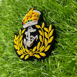 Patch de blazer tendance, brodé main, avec motif crête, badge en fil d'or, couronne, branche et ancre argentée - Product Image 4