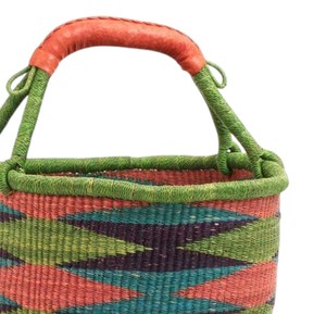 Panier à linge en jonc de mer naturel tressé, motif losanges, vert, violet, rouge, de qualité export, vente en gros - Product Image 3