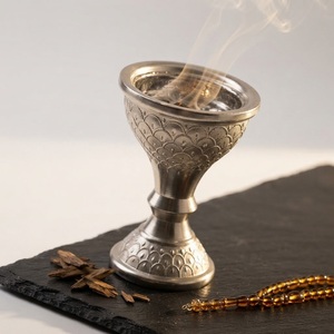 Brûleur à encens en métal de style oriental traditionnel, Mabkhara en argent antique, par Koncept Kraft Inc. - Product Image 1