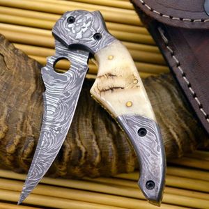 Cuchillo de caza de acero de Damasco con hoja de punta caída, mango de hueso y funda de cuero para uso en camping al aire libre. - Product Image 1