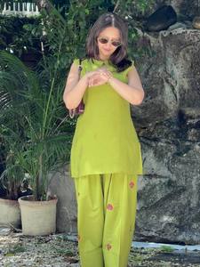 Traditional Indian Pakistani <b>Women's</b> Cotton <b>Kurta</b> Set Green Embroidered Loose Fit Ankle-Length Casual Summer Wear - Product Image 1