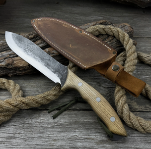 Cuchillo de Caza LEGACY BLADES Hecho a Mano con Hoja de Acero al Carbono, Mango de Madera, Hoja de Punta Caída, Borde Recto, Funda de Cuero, para Uso en Exteriores - Product Image 5