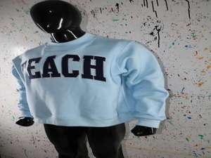 Sudadera TEACH SKY BLUE con cuello alto, 100% algodón, con apliques bordados en NEGRO, cuello ancho, hilos finos - Product Image 5