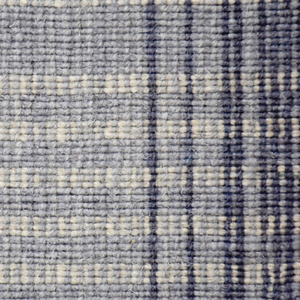 Tapis antidérapant DECORDEC en laine tissée plate, gris ardoise et bleu marine, à motif écossais moderne, pour salon, chambre et intérieurs d'hôtel - Product Image 4