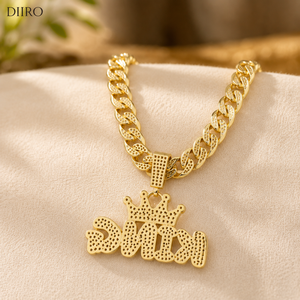 สร้อยคอจี้รูปทรงคิง DIIRO ชุบทอง 14K ประดับโมอิสซาไนต์ สไตล์ฮิปฮอป สำหรับผู้ชาย พร้อมจี้ตัวอักษร เหมาะสำหรับใส่ทุกวัน - Product Image 6