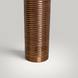 Botella de cobre con diseño acanalado Ayur para el hogar y la oficina, con un agarre cómodo. Adecuada para el uso diario en casa, oficina, gimnasio. - Product Image 4
