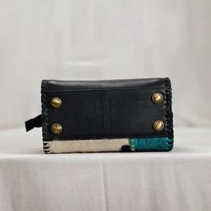 Bolso de Mano de Lujo en Piel Vacuna con Asa Superior, Cierre de Cremallera, Diseño Floral en Relieve Turquesa, Ligero y de Alta Calidad - Product Image 4
