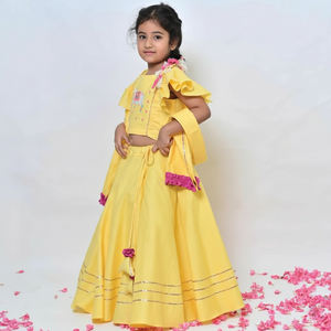 Ensemble Lehenga Choli de mariage pour filles de 6 à 9 ans, de qualité supérieure, avec broderie simple, tenue de fête pour enfants, robe ethnique indienne pour les festivals - Product Image 1