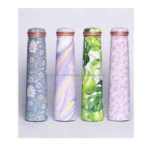 Bouteille d'eau en cuivre d'inspiration ayurvédique pour un stockage sûr de l'eau et des bienfaits naturels pour la santé et le bien-être - Product Image 1