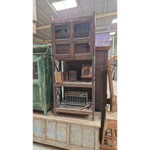 Vitrina de Madera de Diseño Antiguo - Mueble Versátil para Sala de Estar con Amplio Espacio de Almacenamiento - Product Image 1