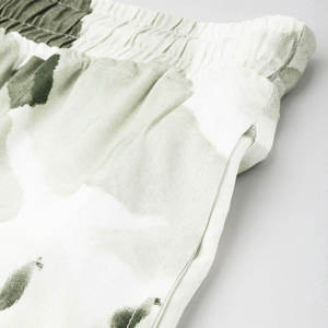 กางเกงขาสั้นลำลองสีเขียวอ่อนสำหรับผู้ชาย ผ้าโพลีเอสเตอร์ 100% เป็นมิตรกับสิ่งแวดล้อม แห้งเร็ว มีเชือกผูก เหมาะสำหรับใส่เที่ยวเล่นในฤดูร้อน - Product Image 6