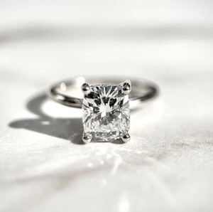 Anillo de Moissanita con Corte Cojín, Plata de Ley 925, Chapado en Oro Amarillo, Anillo de Compromiso, Promesa, Boda, Regalo de Aniversario para Ella - Product Image 1