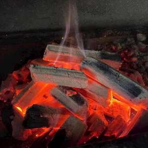 Charbon de bois de sciure de bois dur du Vietnam, directement de l'usine, briquettes de charbon de bois pour barbecue, sans fumée, faible teneur en cendres, combustion longue durée 6 heures, combustible écologique, approvisionnement OEM - Product Image 1