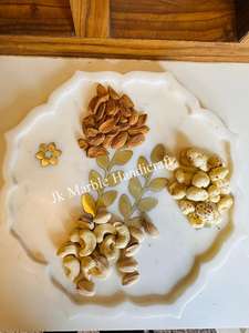 Pièce d'antiquité unique, plaque en marbre blanc et laiton, artisanale, en pierre naturelle - Product Image 3