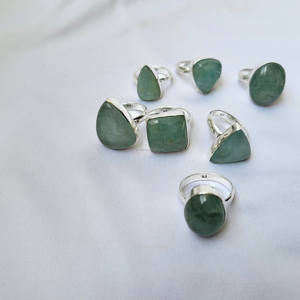 Bague en argent allemand véritable unisexe, faite à la main, avec pierre précieuse aigue-marine de qualité supérieure, sertie en clos, formes variées, tendance actuelle, vente en gros - Product Image 1