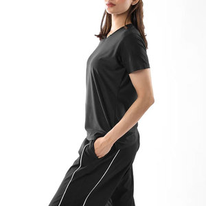 Nueva Camiseta Deportiva de Algodón Ligero con Cuello en V, Corte Regular, Diseño Holgado, Color Personalizado, Lisa, para Mujer - Product Image 3