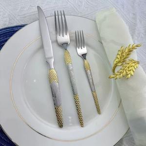 Juego de cubiertos de calidad profesional, hermoso y a un precio competitivo para una producción de alta calidad. - Product Image 4