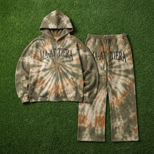 ชุดเซ็ตฮู้ดดี้ซิปผูกเชือกแบบ Tie Dye สำหรับผู้ชาย กางเกงขายาวทรงกว้าง แต่งแถบแขนเสื้อตัดสี พร้อมดีเทลกระดุม ชุดสตรีทแวร์แทรคสูท รับผลิตแบบ OEM ODM - Product Image 6