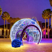 Toprex décor extérieur personnalisé projet commercial 3d grand led déco motif boule arc lumières lumière de Noël