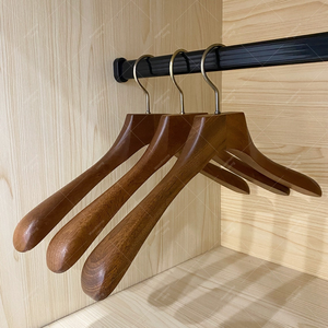 Cintres en bois naturel robustes pour vêtements, chemises, pantalons, vestes, costumes – Organisation de la garde-robe - Product Image 2