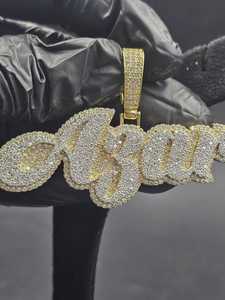 จี้เพชรโมอิสซาไนต์ VVS แบบกำหนดเอง สไตล์ฮิปฮอป พร้อมตัวอักษรชื่อ  ผ่านการทดสอบเพชร  จี้เงินแท้ 925 สไตล์ฮิปฮอป - Product Image 3