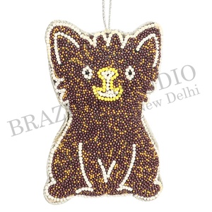 บราซีล สตูดิโอ งานแฮนด์เมด ผลิตภัณฑ์รักษ์โลก ผ้ากำมะหยี่ ผ้าซาติน ประดับลูกปัด ปักลาย ตกแต่งต้นคริสต์มาส ขนาด 4 นิ้ว 10 ซม. ผลิตตามสั่ง สีทอง จากโรงงาน - Product Image 1