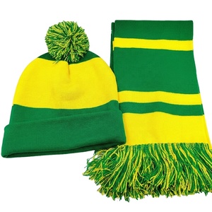 Ensemble bonnet et écharpe d'hiver pour femme en tricot uni 100 % acrylique avec logo personnalisé et symbole grec de sororité, imprimé par transfert thermique, 3 pièces - Product Image 1