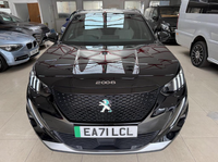 Peugeot E-2008 d'occasion 2023, noir, 50 kWh, GT Premium, automatique, 5 portes, boîte de vitesses automatique, conduite à gauche, sièges, caméra de recul, propulsion arrière, SUV