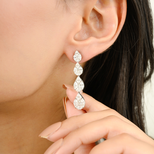 Boucles d'oreilles en or blanc 14 carats avec perle en forme de goutte d'eau et diamant de 5,38 carats certifié IGI, style vintage chrétien pour mariage - Product Image 3