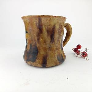 Mug en bois artisanal en bois de tilleul, poli avec soin - Product Image 2