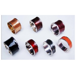 Anneaux de serviette en aluminium scintillant coloré, design moderne, écologiques, durables, pour la décoration de table de mariage et de banquet, élégants et brillants - Product Image 1