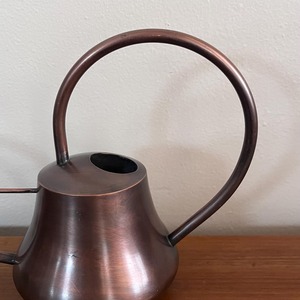 Regadera vintage de metal oscuro con recubrimiento en polvo, ecológica, duradera, perfecta para plantas de jardín, riego interior y exterior. - Product Image 3