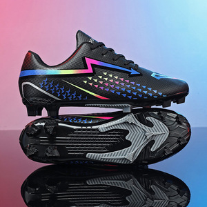 Chaussures de football unisexes professionnelles antidérapantes avec tige en PU et semelle extérieure en caoutchouc, baskets de sport pour hommes, femmes et jeunes - Product Image 1