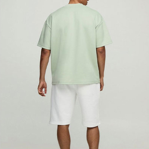 Camiseta Verde Oversize de Cuello Redondo y Manga Corta para Hombre, Estilo Deportivo con Logotipo Frontal, 100% Algodón, Corte Holgado, Color Sólido - Product Image 2