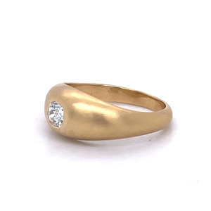 Bague dôme minimaliste et audacieuse en or massif 18 carats avec diamant de laboratoire, style bohème victorien, bande épaisse conique, solitaire affirmé - Product Image 3