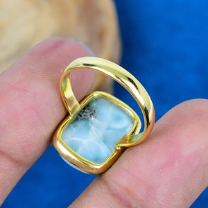 Bague classique en argent sterling 925 avec pierre précieuse Larimar naturelle faite à la main en forme de coussin, plaquée or 18 carats - Product Image 4